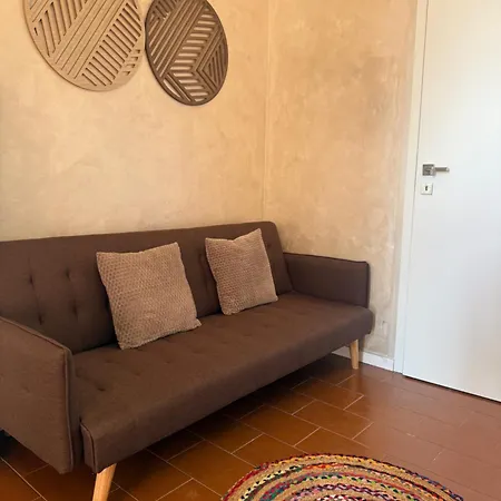 ゲストハウス Bicocca Niguarda A 15min Dal Duomo 4*