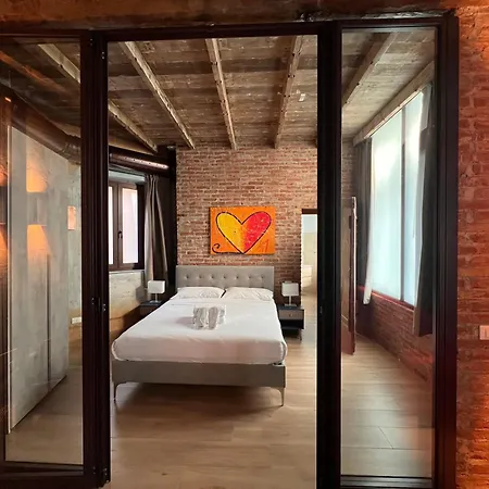 Emmeloft I Orange Moon - Vibrant Modern Luxury Loft Milan