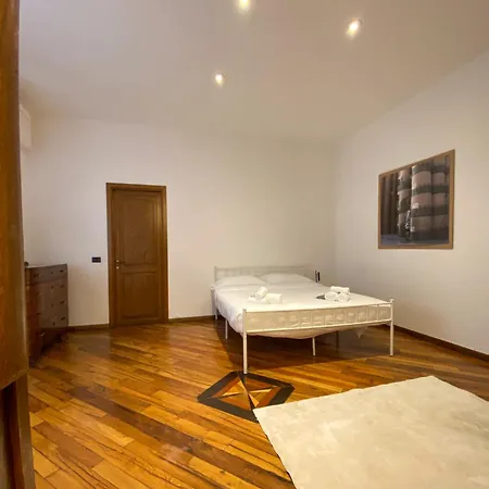 Quadrio Grand - Parking Space And Garden Villa Milano