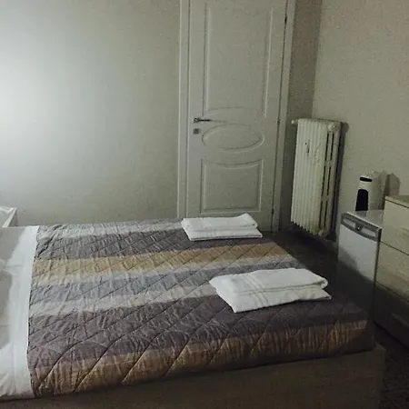 Residenza Paradiso 2* Milan