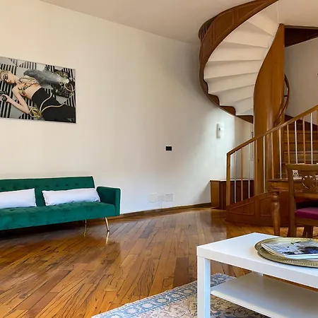 Quadrio Grand - Parking Space And Garden Villa Milan