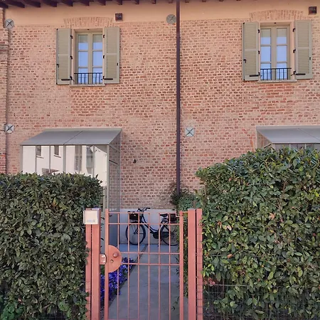 Cascina Storica Con Giardino - Vicino A Stazione Quarto em Acomodações Particulares *
