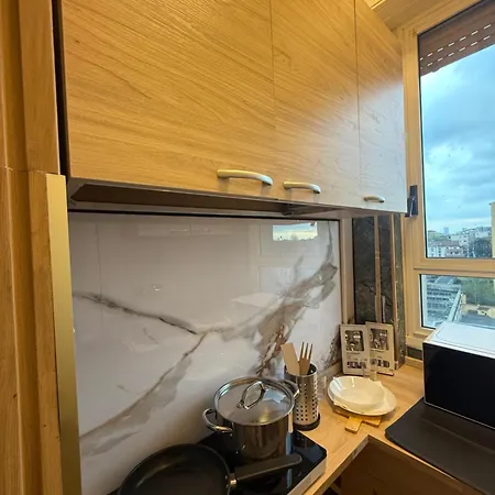 Bicocca Niguarda A 15min Dal Duomo ゲストハウス 4*