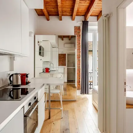 Elegant Oasis 10 Min Station With Balcony E Wifi Near M1 Rovereto 아파트 밀라노