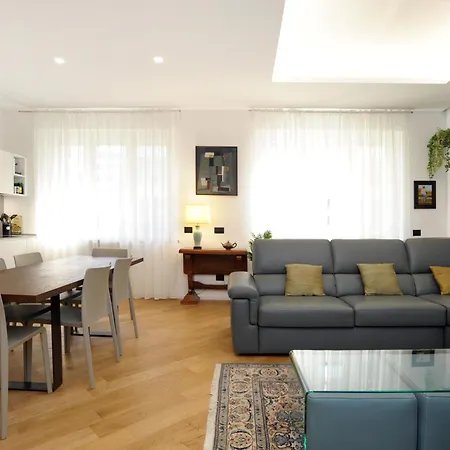 דירה Spacious And Cozy Flat With Two Bathroom *
