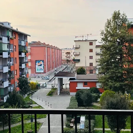 Entire 200 Meters From The Blue Metro Line *