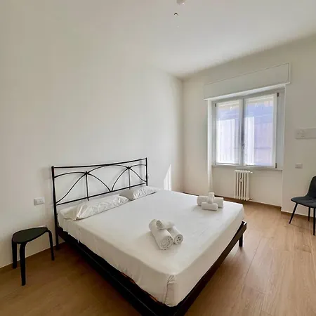 Corso Garibaldi 73 Διαμέρισμα *