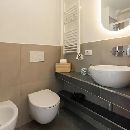 Il Glicine - Vista Mozzafiato, Zona Isola, Vicino Metro M3 M5 E Stazione Appartamento