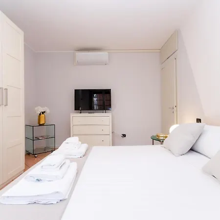 Vivimihome-norico 2 Bedrooms 1 Bathroom With Balcony Milano
