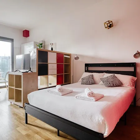 With Private Garden - Linate Airport Apartamento *