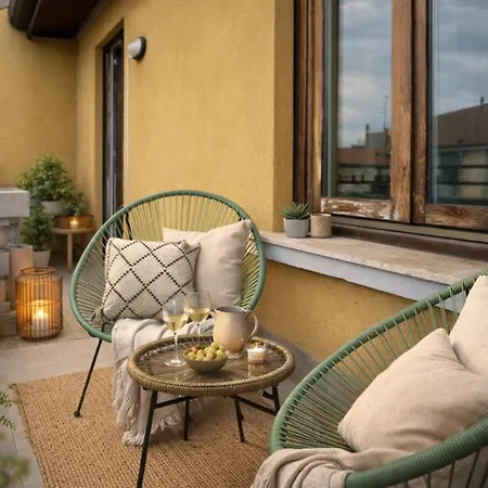 Bright Floor Flat With Balconies & Ac - Loreto & Porta Venezia