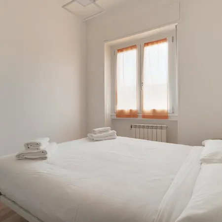 Guesthost - Comfy Balcony X4 Turro Apartmán