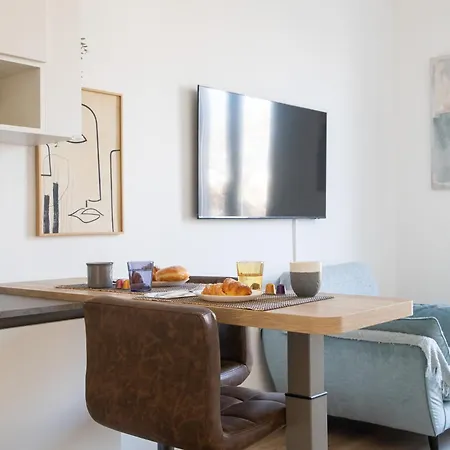 Navigli - Leo Brothers - Tibaldi 14 Milánó