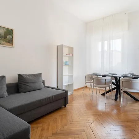 Apartment Missori Via Torino Trilocale Nel Cuore Di Milan