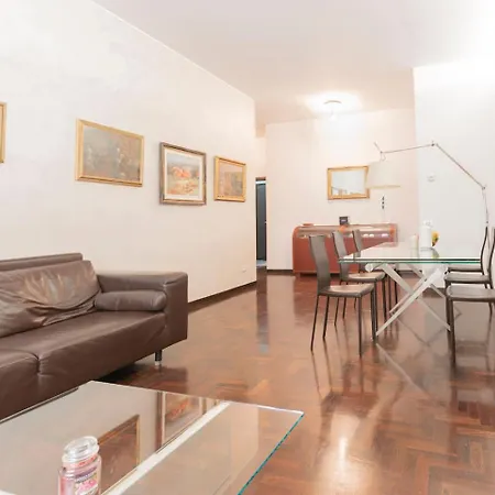 Stayeasy Castello Sforzesco Milán