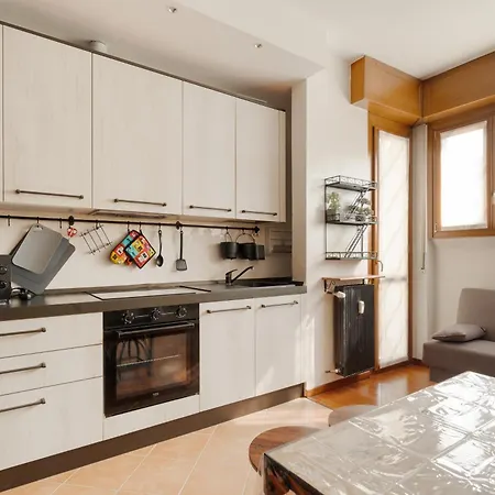 Guesthost - Fiera Cozy X4 *