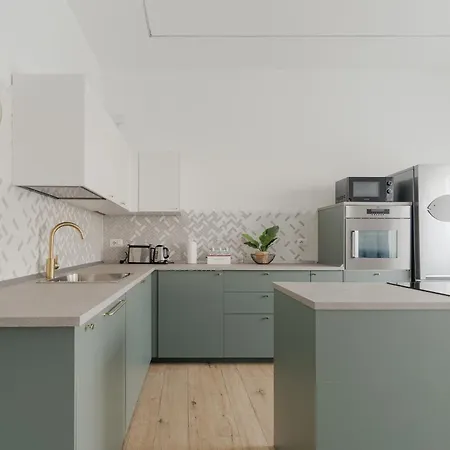 アパート Guesthost - Stylish Forlanini M4 *