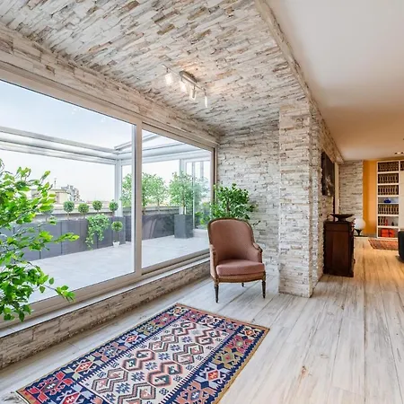 Skyline Penthouse - Terrazzo Panoramico & Metro 5min ميلان