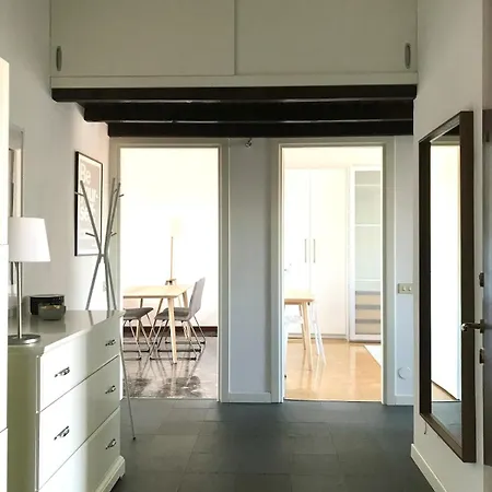 Porta Venezia Panoramic Two-room *