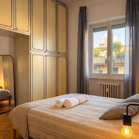 3 Bedrooms Separate 1 Min Walk From Brera, 15 Min Duomo Milano