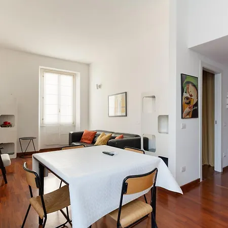 Guesthost - Comfy Terrazza Farini In Derganino * מילאנו