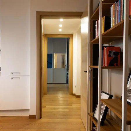 Thom's - Porta Romana - Fondazione Prada *