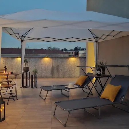 Апартаменты Bright With Terrace And Free Parking