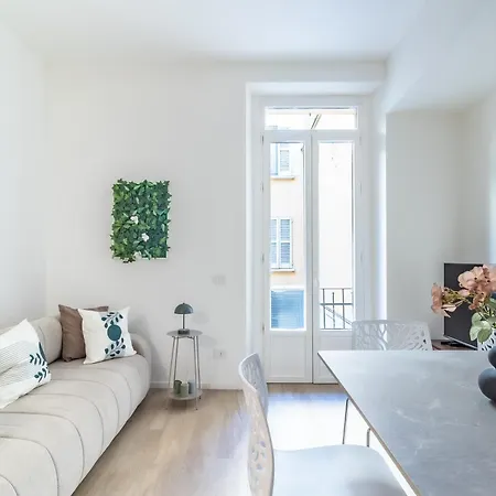 Modern And Elegant Lejlighed Milano