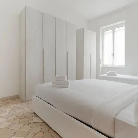 Guesthost - Cozy Varesina Area דירה *