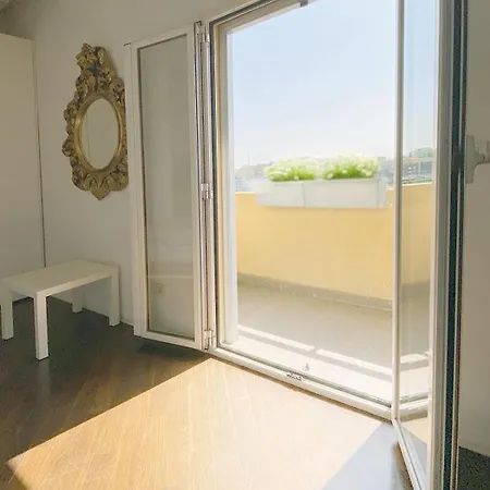 Апартаменты Bright With Balcony Near The Station *
