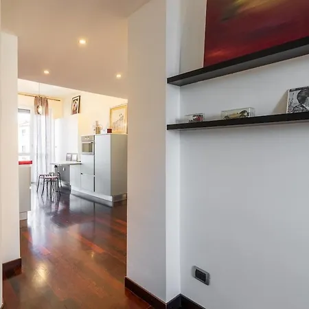 Apartment Designer Between Brera And Arco Milan