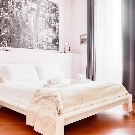 Easylife - - Campionesi 3 - Porta Romana * Milán