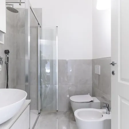 Duomo-navigli 8 Min Walk - With Terrace Appartamento *
