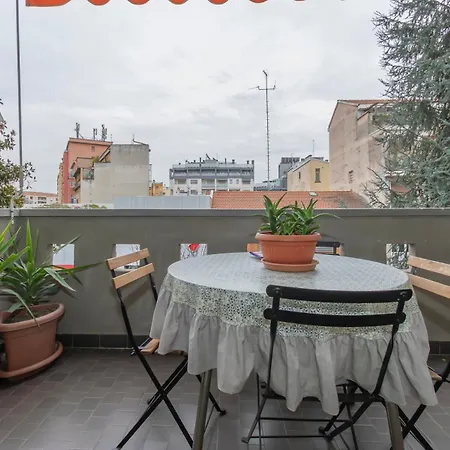 Daire I-host 2br With Balcony Porta Romana Milano
