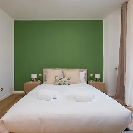 Luminoso E Moderno Vicino Metro