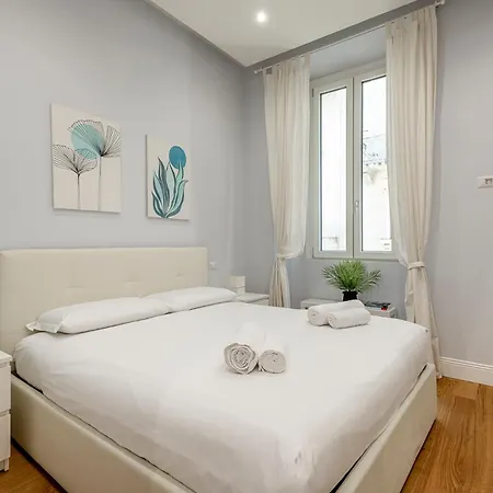 Apartament Plinio 33 *