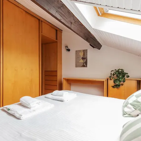 Апартаменты Design In Legno & Atmosfera Calda Bilocale 20m Dai Navigli *