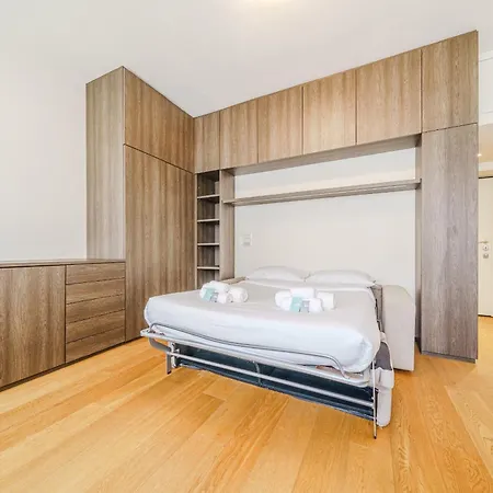 Andrea Flat - Near Metro & Wi-fi شقة ميلان
