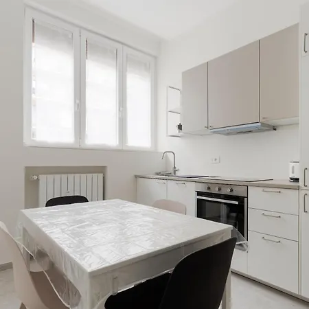 Guesthost - Comfy Flat Near Gambara Mm1 Apartamento Milán
