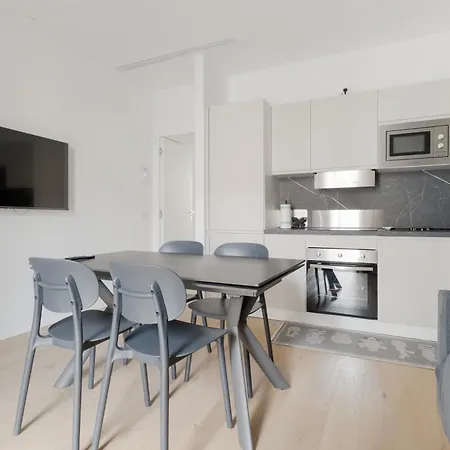 Guesthost - Cozy Balcony Porta Romana Διαμέρισμα *