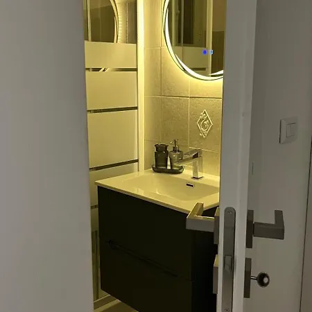 Entire 200 Meters From The Blue Metro Line Daire