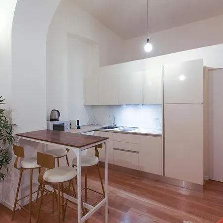 Minimal & Cozy Near Duomo