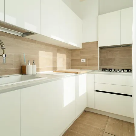 Guesthost - Spacious Balcony X6 Appartement