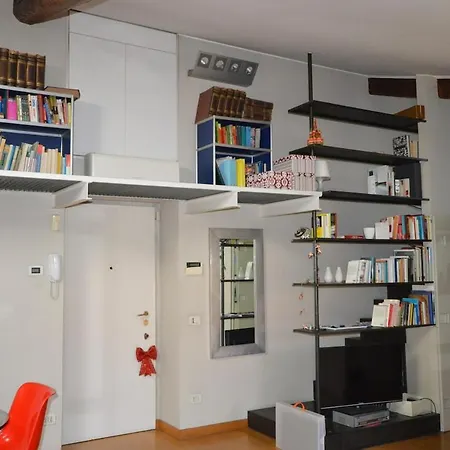 Apartment Luminous Designed Rooftop In Life District Milan