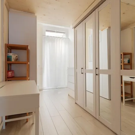 Guesthost - Cozy Loft With Mezzanine Milán