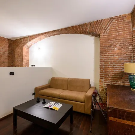 Sforza 57 - Romantic Escape With Jacuzzi דירה מילאנו