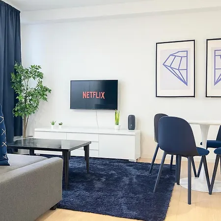 The Boutique Houses - San Siro With Private Parking - Bande Nere M1 Metro Direct To Duomo- Apartments Milan City Center Apartamento