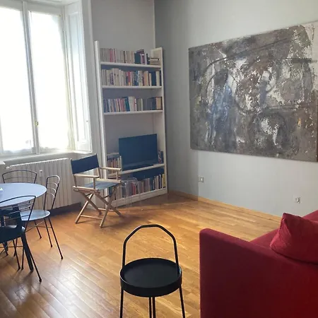 Designer In Center Apartmán