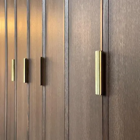 Stylish And Super Apt, * ميلان