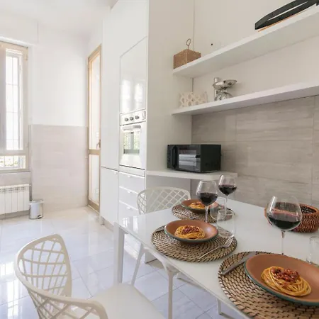 Stayeasy Castello Sforzesco